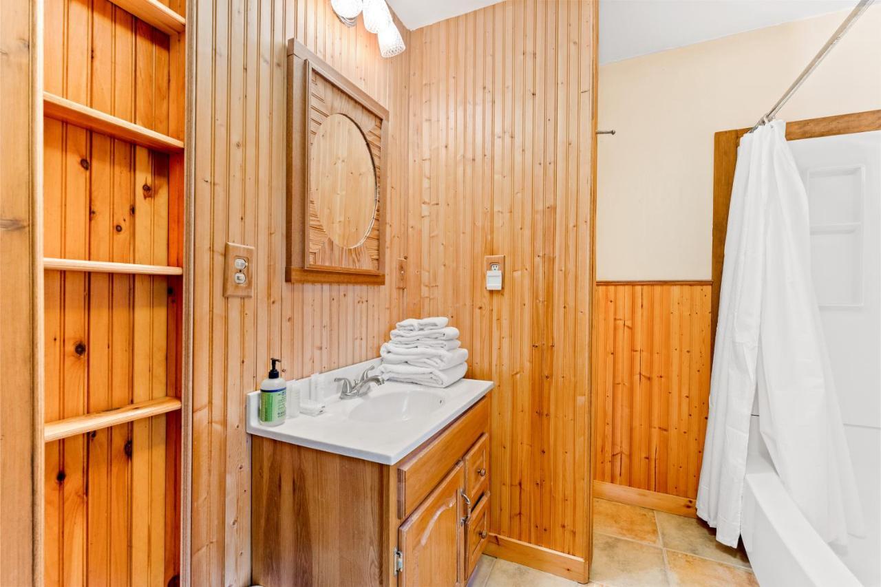 River Road Treehouse Retreat Warrensburg Dış mekan fotoğraf