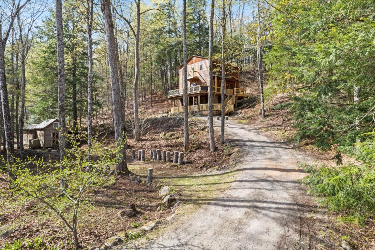 River Road Treehouse Retreat Warrensburg Dış mekan fotoğraf